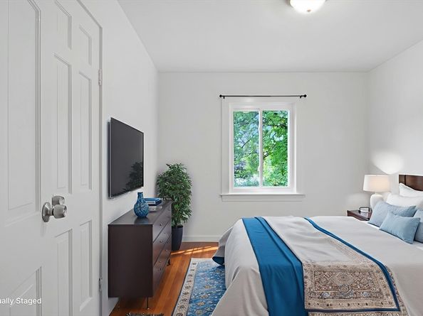 2 Rhode Island Rd, Lakeville MA 02347