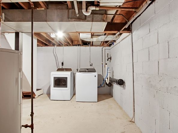2 Rhode Island Rd, Lakeville MA 02347