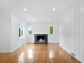 2 Rhode Island Rd, Lakeville MA 02347