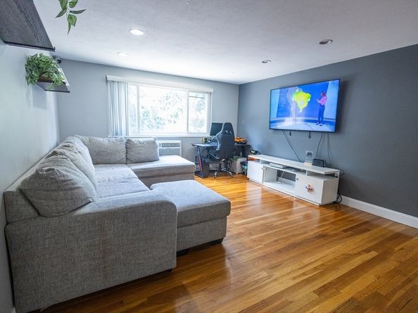 5 Albert Dr 5, Woburn MA 01801