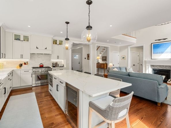 107 Horrigan Drive 12, Dedham MA 02026