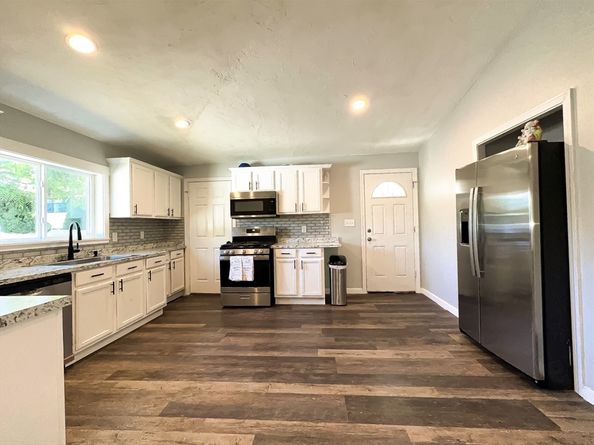 53 James St, Worcester MA 01603