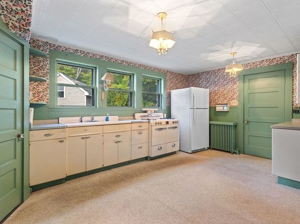 93 E Main St, Marlborough MA 01752