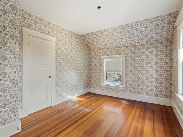 93 E Main St, Marlborough MA 01752