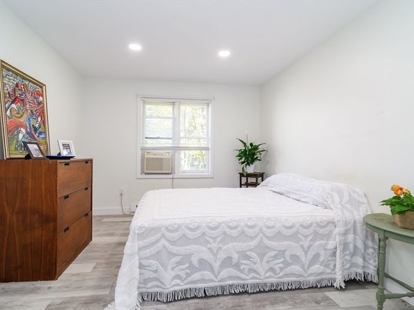 71 Edgeworth St 21, Worcester MA 01605
