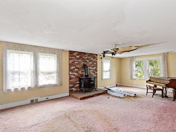 437 Main St, Wareham MA 02571