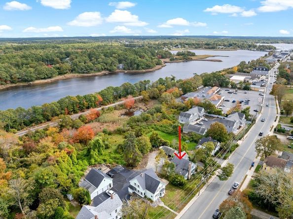 437 Main St, Wareham MA 02571