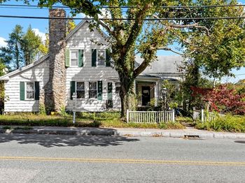 437 Main St