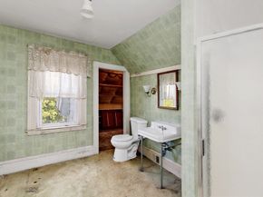 437 Main St, Wareham MA 02571
