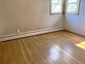 7 Pleasant St, Grafton MA 01519