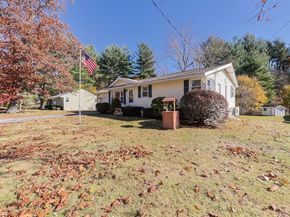 7 Pleasant St, Grafton MA 01519