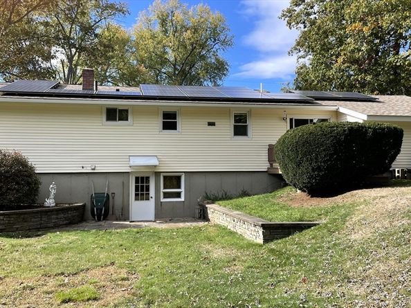 7 Pleasant St, Grafton MA 01519