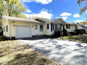 7 Pleasant St, Grafton MA 01519