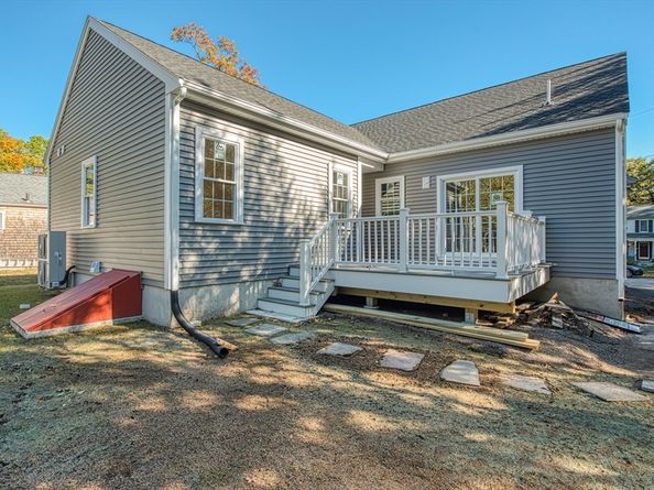 7 N Winnifred Rd, Brockton MA 02301