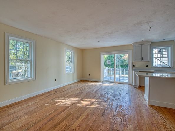 7 N Winnifred Rd, Brockton MA 02301