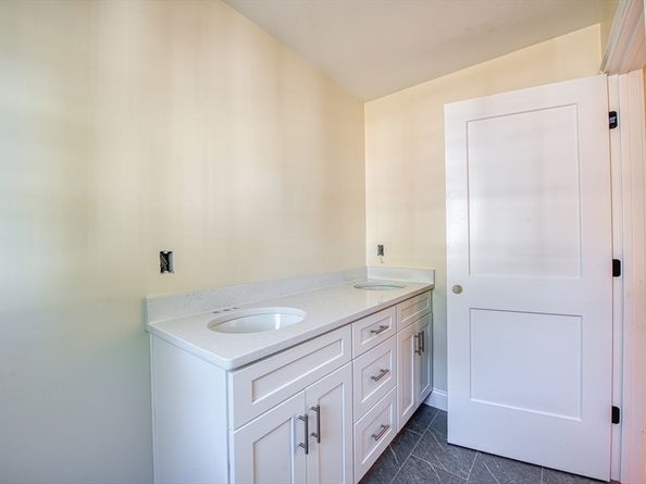 7 N Winnifred Rd, Brockton MA 02301