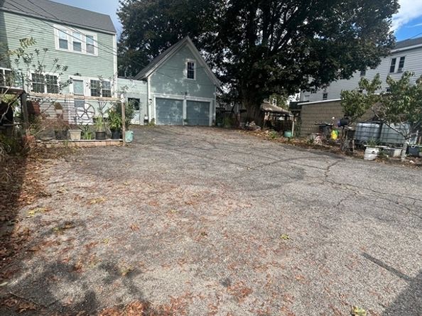 114 Lovell St, Worcester MA 01603