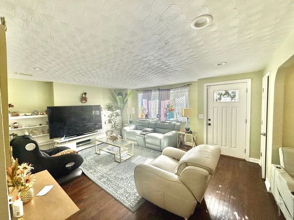 163 Atkinson Ave, Stoughton MA 02072