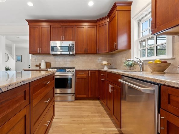 108 Warren St, Arlington MA 02474