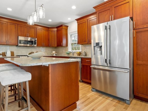 108 Warren St, Arlington MA 02474