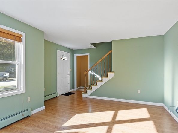 59 Santoro Rd, Worcester MA 01606