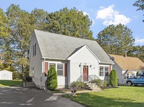 59 Santoro Rd, Worcester MA 01606