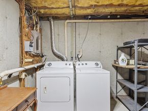 59 Santoro Rd, Worcester MA 01606