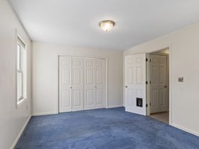 59 Santoro Rd, Worcester MA 01606