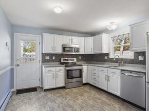 59 Santoro Rd, Worcester MA 01606