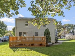 59 Santoro Rd, Worcester MA 01606
