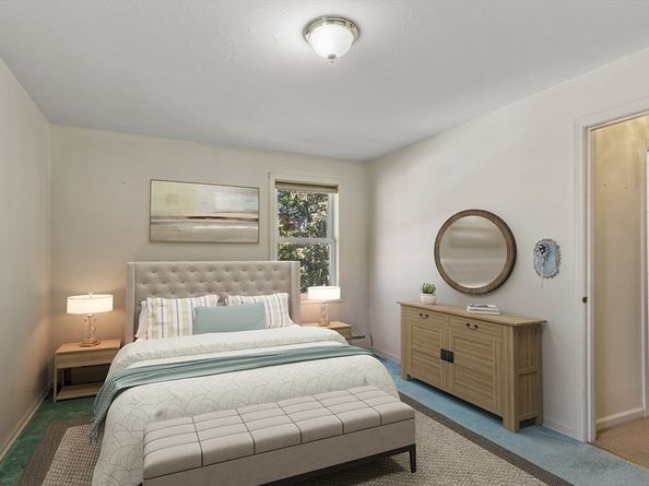 59 Santoro Rd, Worcester MA 01606