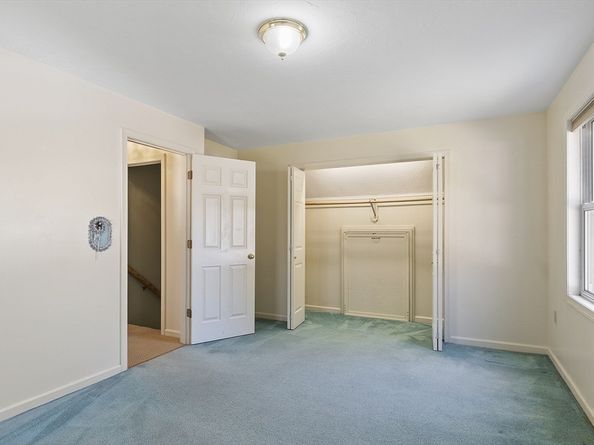 59 Santoro Rd, Worcester MA 01606