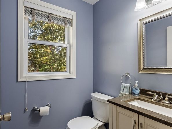 59 Santoro Rd, Worcester MA 01606