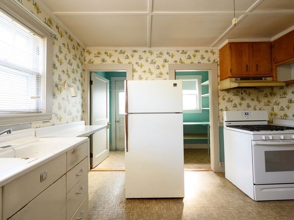 131 Mutton Ln, Weymouth MA 02189