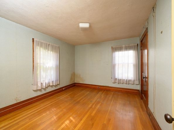 131 Mutton Ln, Weymouth MA 02189
