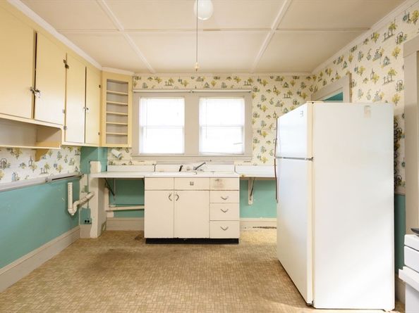 131 Mutton Ln, Weymouth MA 02189