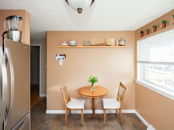 20 Hemlock Cir 20, Millis MA 02054