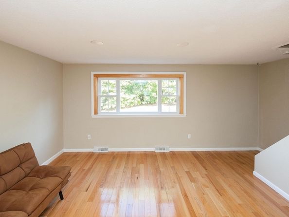 20 Hemlock Cir 20, Millis MA 02054
