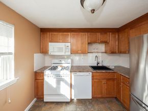 20 Hemlock Cir 20, Millis MA 02054