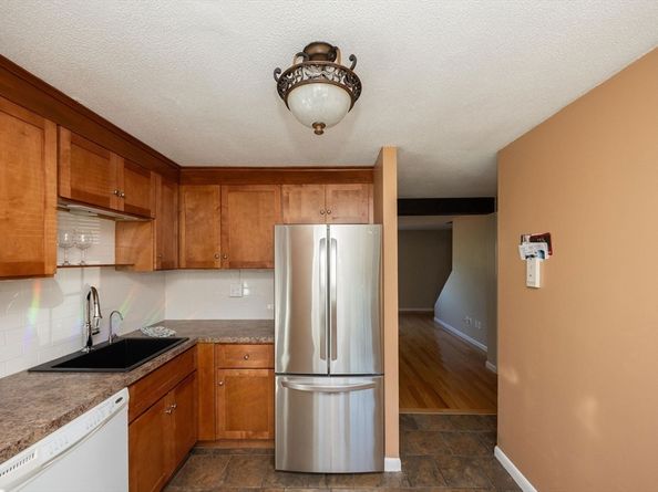 20 Hemlock Cir 20, Millis MA 02054