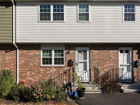 20 Hemlock Cir 20, Millis MA 02054