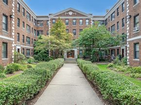 62 Queensberry St 204, Boston MA 02215