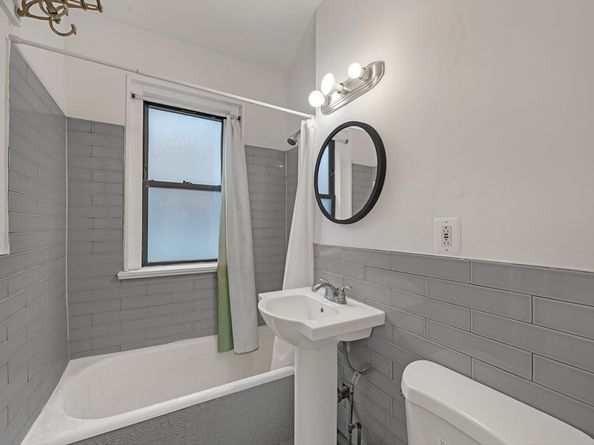 62 Queensberry St 204, Boston MA 02215