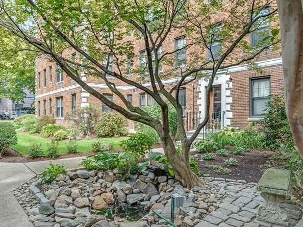 62 Queensberry St 204, Boston MA 02215