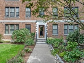 62 Queensberry St 204, Boston MA 02215