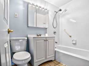 33 Lodgen Ct 4G, Malden MA 02148