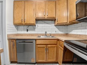33 Lodgen Ct 4G, Malden MA 02148