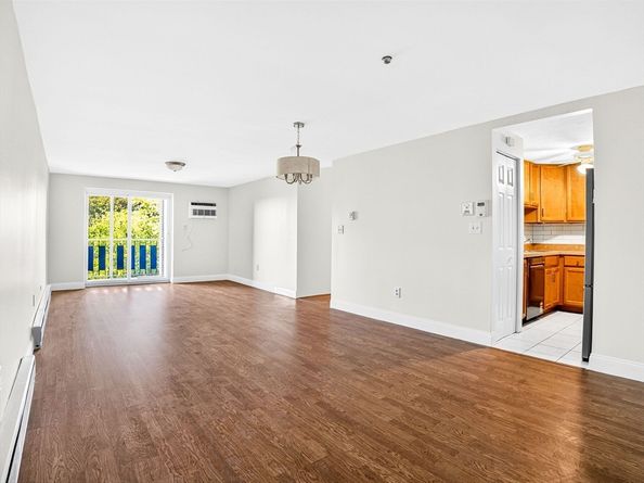 33 Lodgen Ct 4G, Malden MA 02148