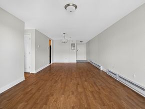 33 Lodgen Ct 4G, Malden MA 02148
