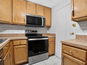 33 Lodgen Ct 4G, Malden MA 02148